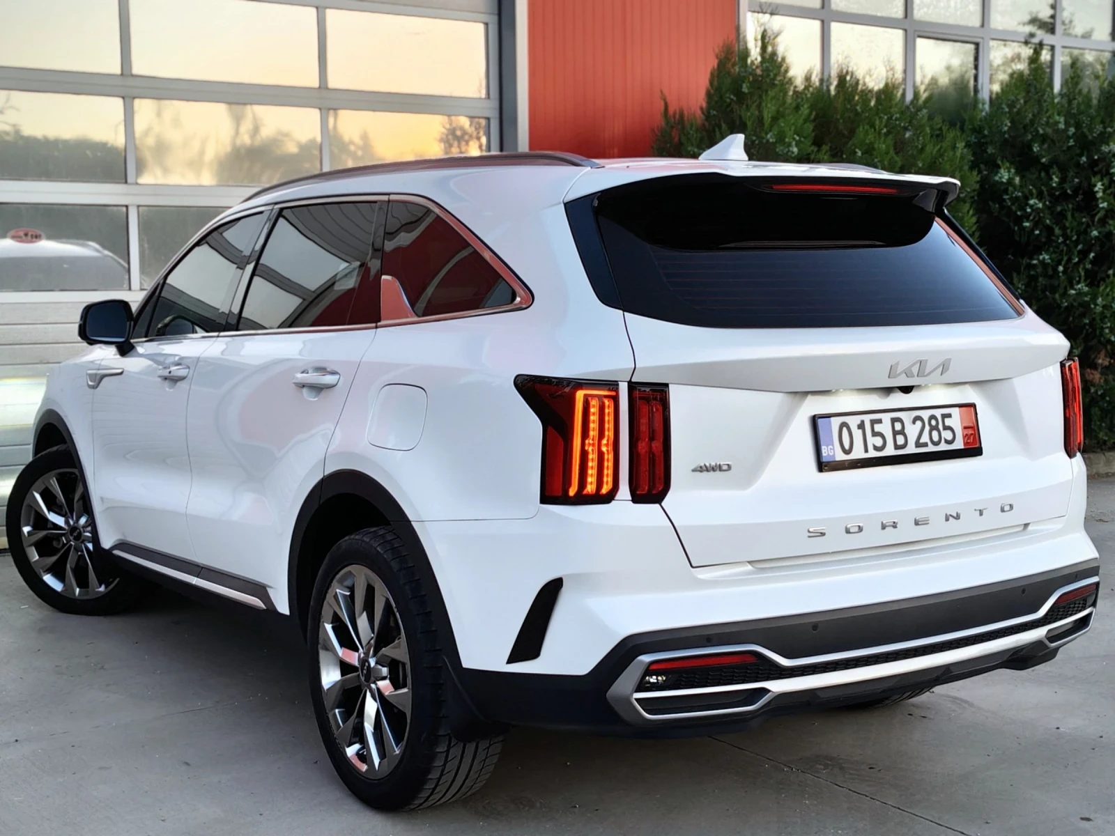 Kia Sorento 2.2d/ PLATINUM/4x4/ДИСТРОНИК/ОБДУХВАНЕ/8 СКОРОСТИ, снимка 4 - Автомобили и джипове - 55523477