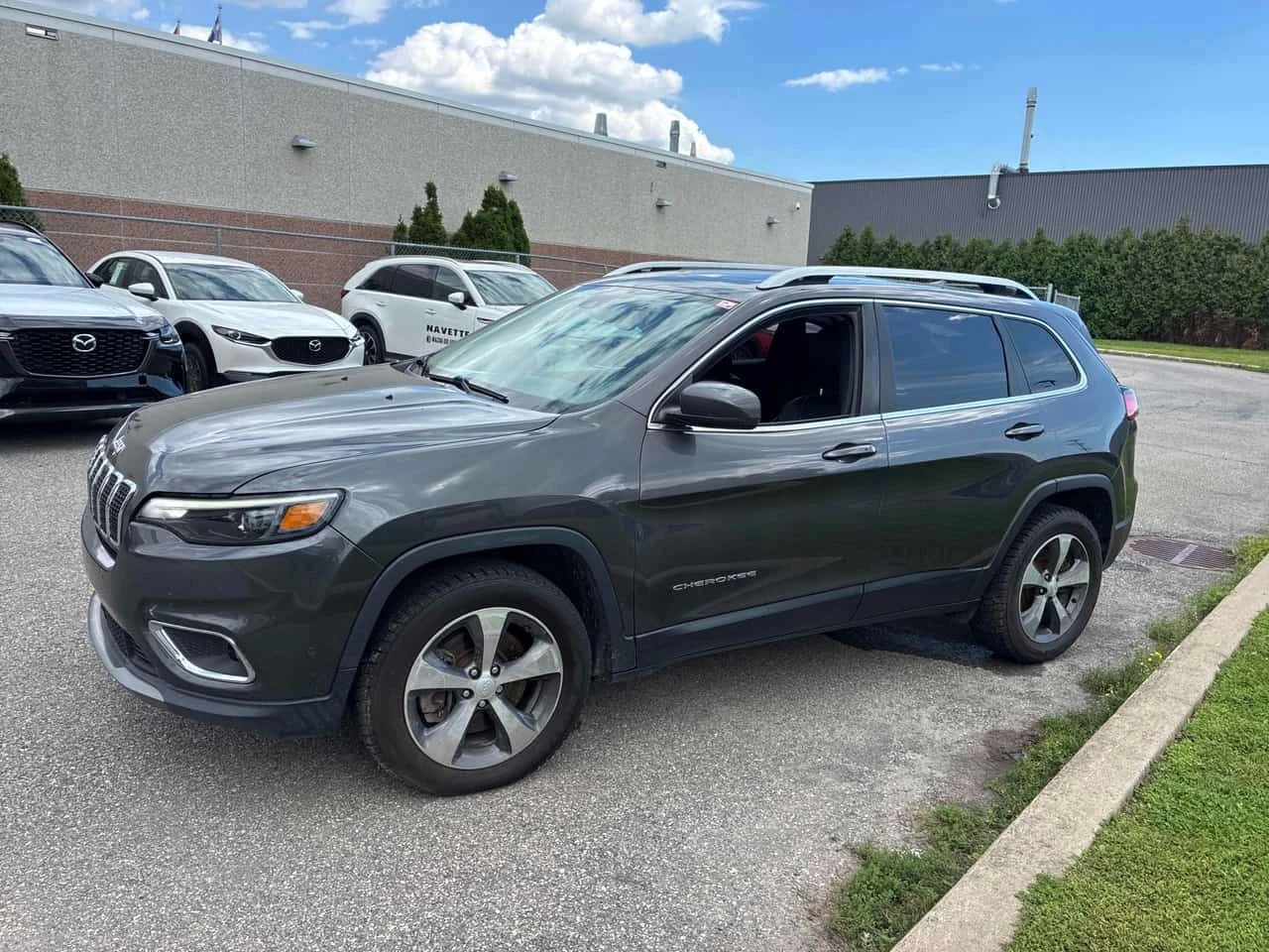 Jeep Cherokee * Limited * CARFAX * ОПЦИЯ ЗА ФИНАНСИРАНЕ, снимка 2 - Автомобили и джипове - 55736208