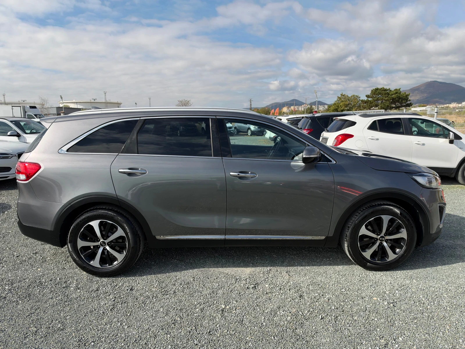 Kia Sorento (КАТО НОВА), снимка 4 - Автомобили и джипове - 56301256