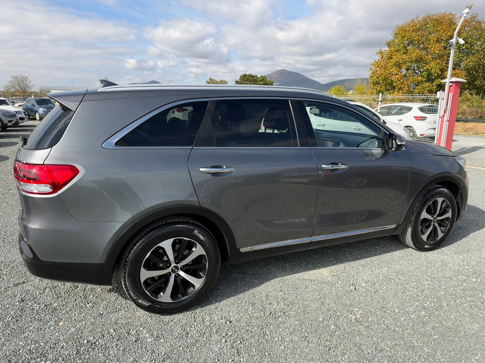 Kia Sorento (КАТО НОВА), снимка 5 - Автомобили и джипове - 56301256