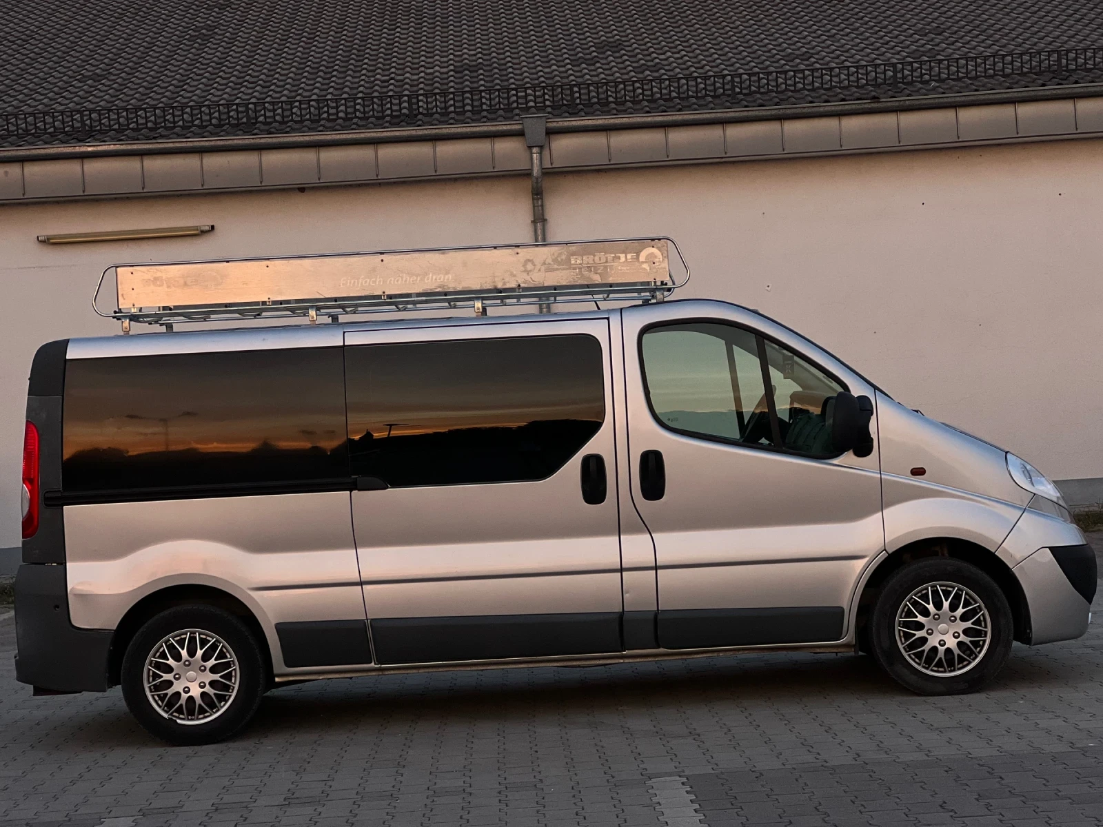 Opel Vivaro 2.0 CDTI / КЛИМА / Теглич / ТОП - изображение 4