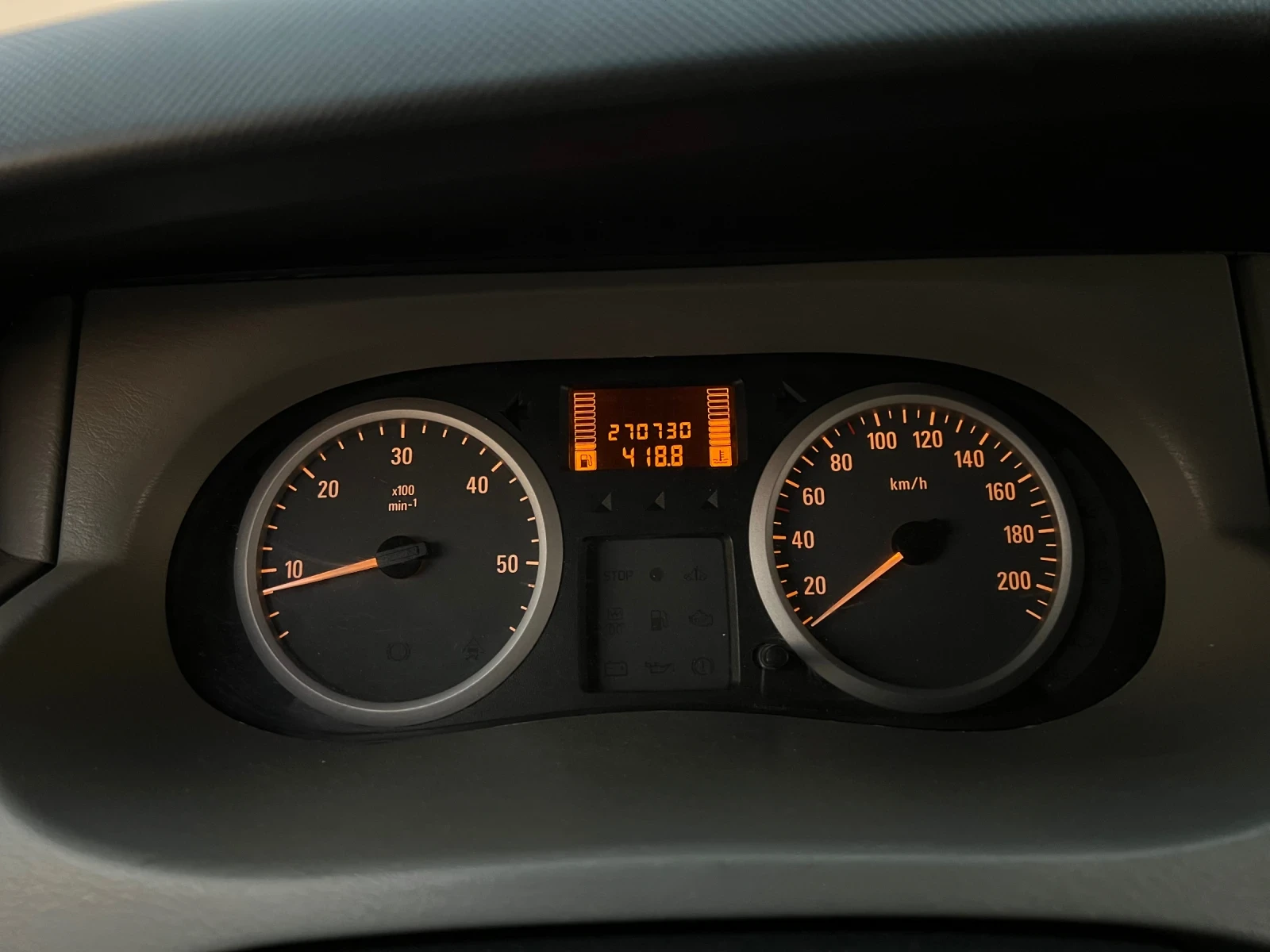 Opel Vivaro 2.0 CDTI / КЛИМА / Теглич / ТОП - изображение 9
