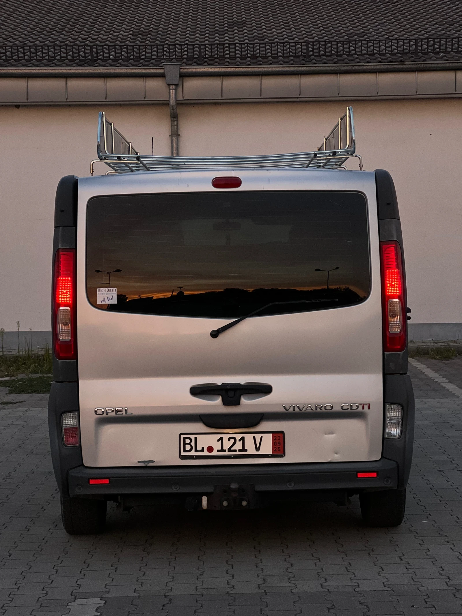 Opel Vivaro 2.0 CDTI / КЛИМА / Теглич / ТОП - изображение 6