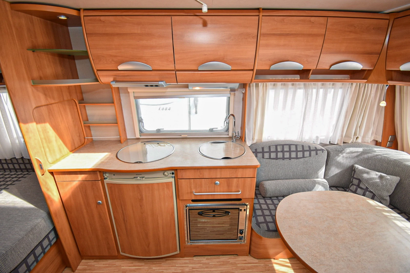 Каравана HYMER / ERIBA Nova 645 G, снимка 12 - Каравани и кемпери - 54416273