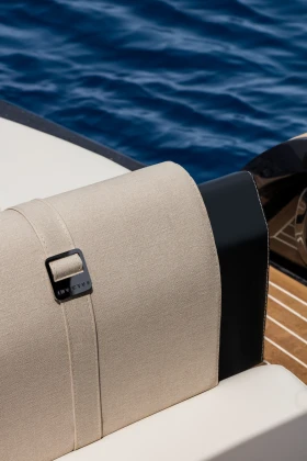 Моторна яхта Invictus GT280, снимка 12