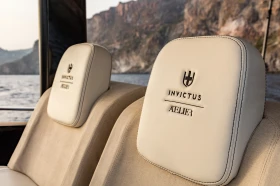 Моторна яхта Invictus GT280, снимка 8