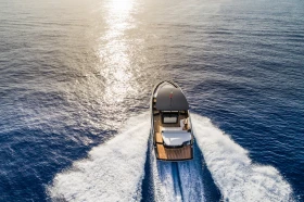 Моторна яхта Invictus GT280, снимка 5