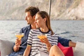 Моторна яхта Invictus GT280, снимка 11