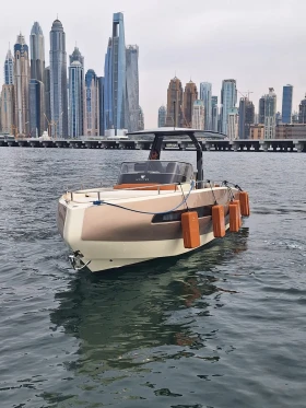 Моторна яхта Invictus GT280