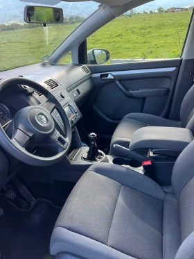 VW Touran 1.6 TDI // Нави // Клима // Парктроник - 11999 лв. - 54038902 11