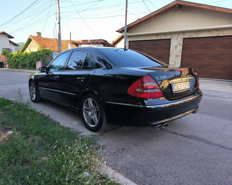 Mercedes-Benz E 320, снимка 7 - Автомобили и джипове - 46541346