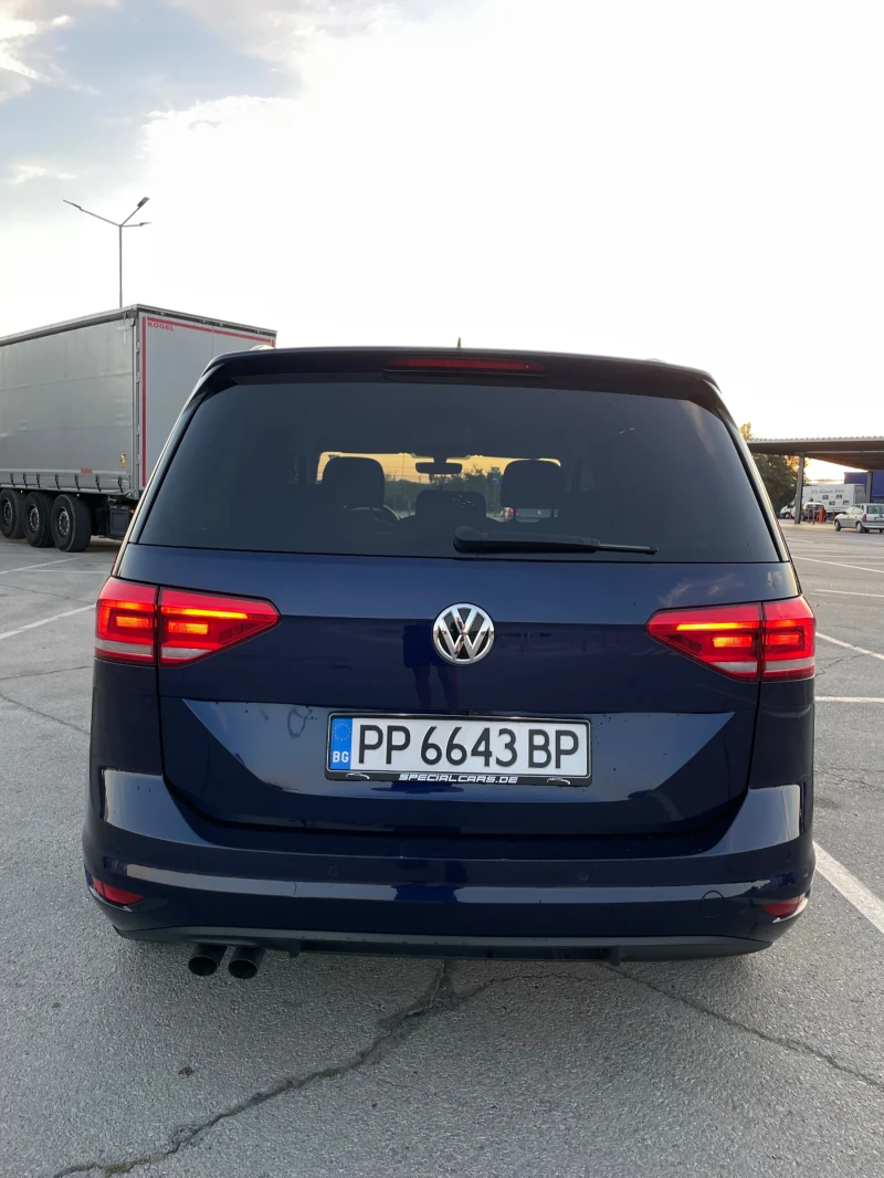 VW Touran, снимка 11 - Автомобили и джипове - 47233237