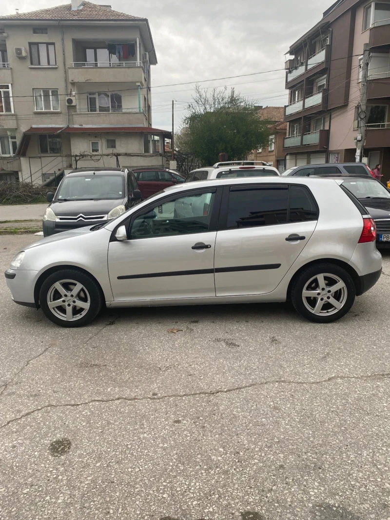 VW Golf, снимка 2 - Автомобили и джипове - 48229338