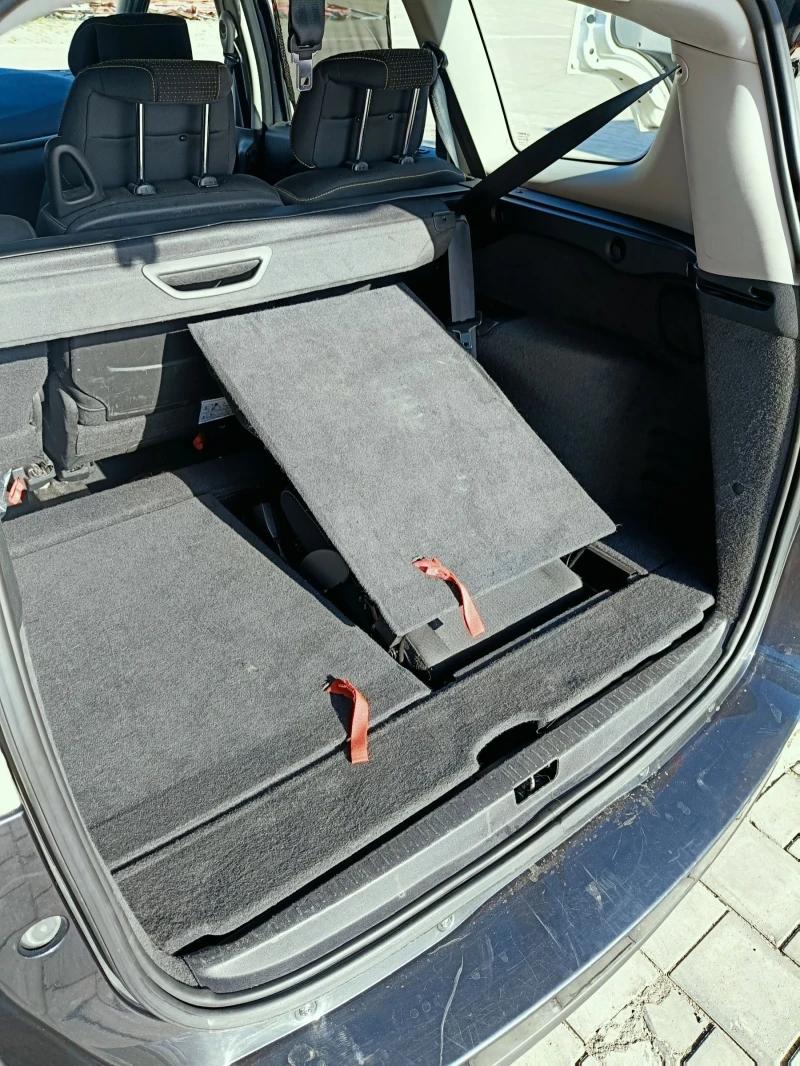 Renault Grand scenic 2.0 AUTOMATIC 6+ 1, снимка 17 - Автомобили и джипове - 50966572