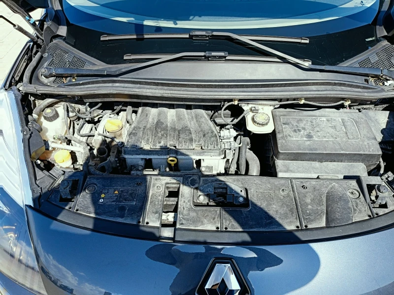 Renault Grand scenic 2.0 AUTOMATIC 6+ 1, снимка 15 - Автомобили и джипове - 50966572