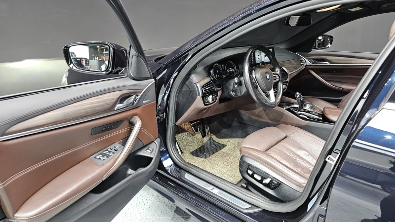 BMW 520 d M sport, снимка 9 - Автомобили и джипове - 52563126
