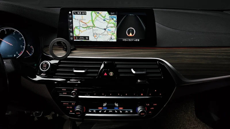 BMW 520 d M sport, снимка 13 - Автомобили и джипове - 52563126