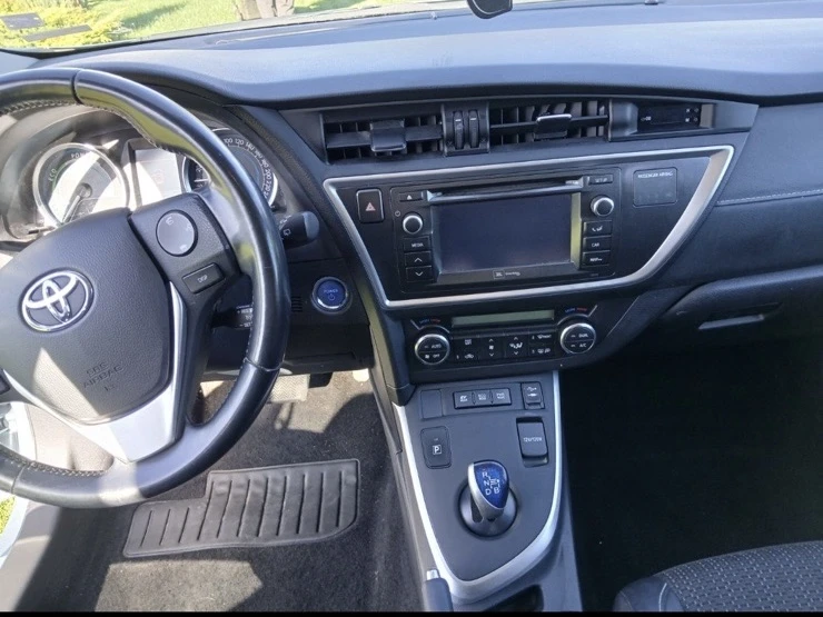 Toyota Auris | Mobile.bg � ����������� 10