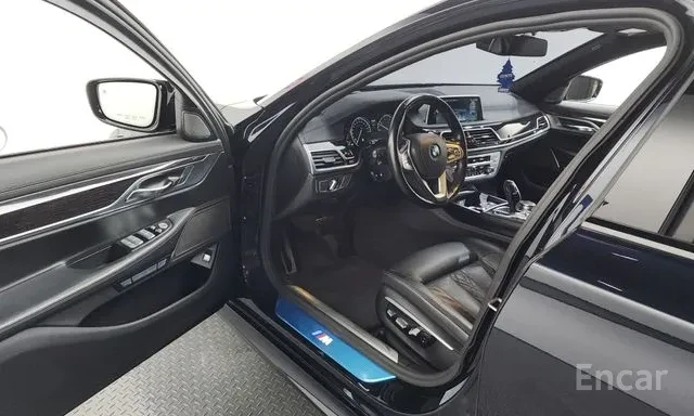 BMW 740 d xDrive M-Sport, снимка 3 - Автомобили и джипове - 55753712