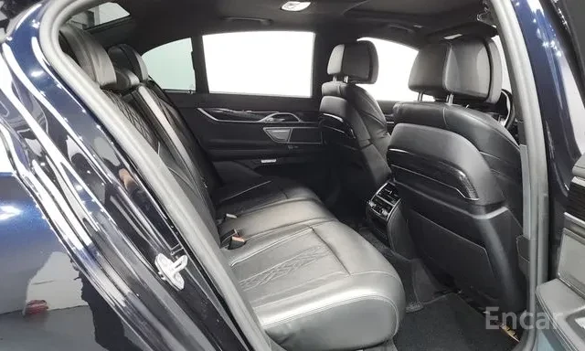 BMW 740 d xDrive M-Sport, снимка 11 - Автомобили и джипове - 55753712