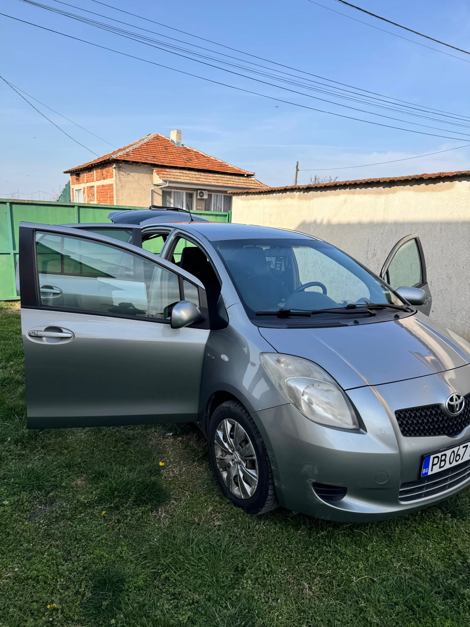 Toyota Yaris 1.4D D-4D, снимка 16 - Автомобили и джипове - 53737660