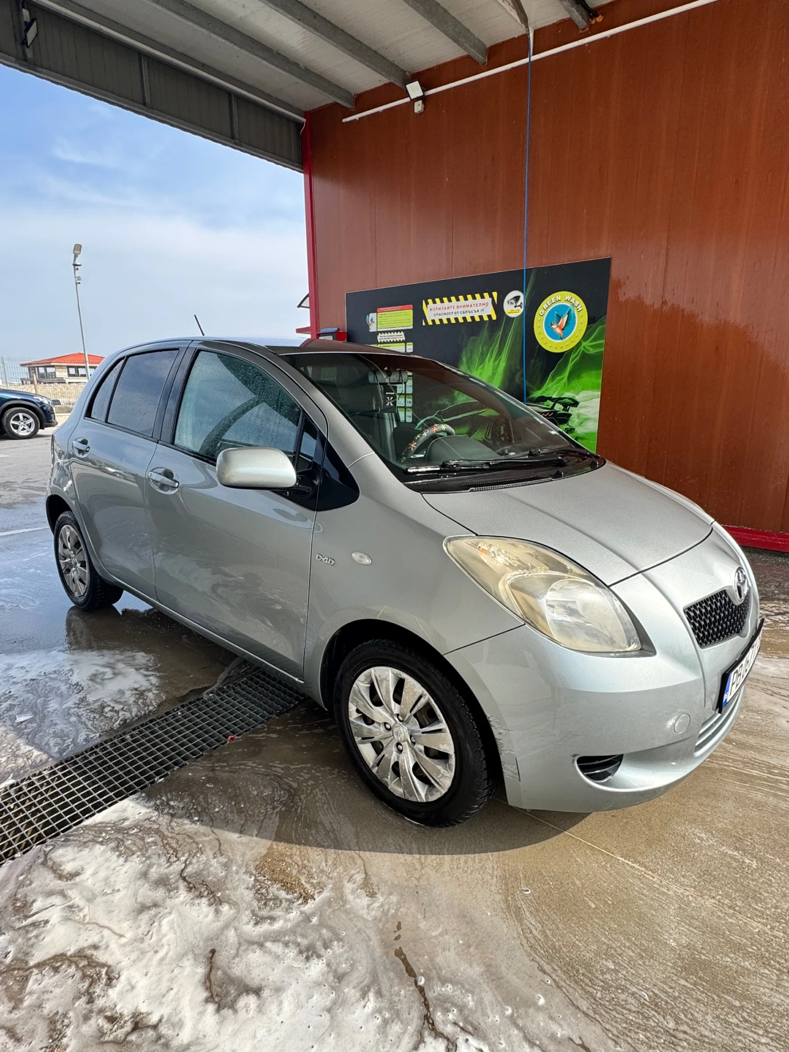 Toyota Yaris 1.4D D-4D, снимка 3 - Автомобили и джипове - 53737660