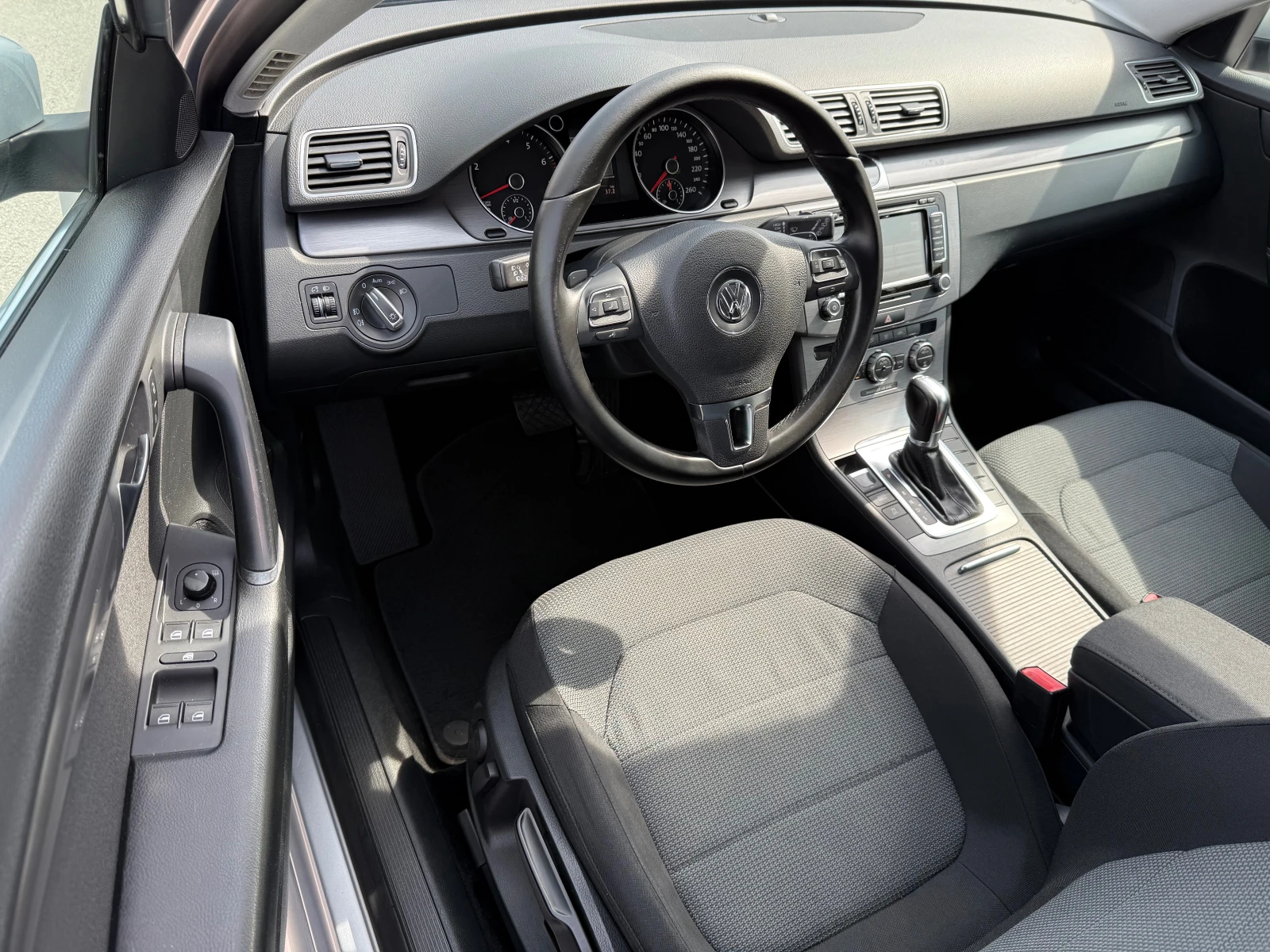 VW Passat 1.4TSI-Фабричен Метан АВТОМАТИК, снимка 9 - Автомобили и джипове - 53982870