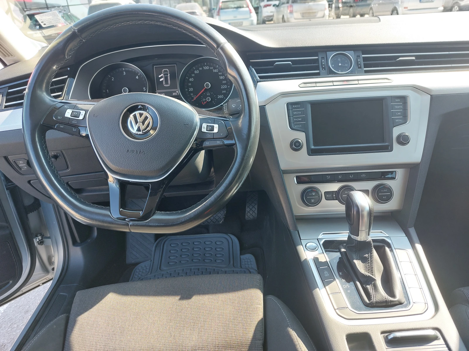 VW Passat, снимка 8 - Автомобили и джипове - 54039394