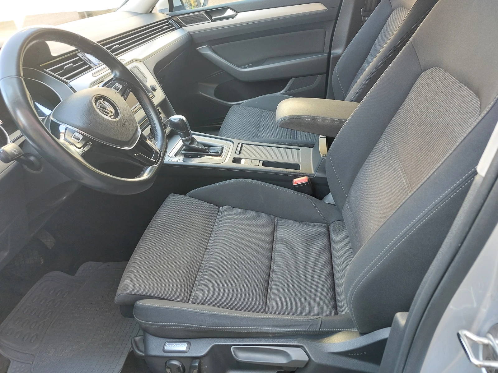 VW Passat, снимка 11 - Автомобили и джипове - 54039394