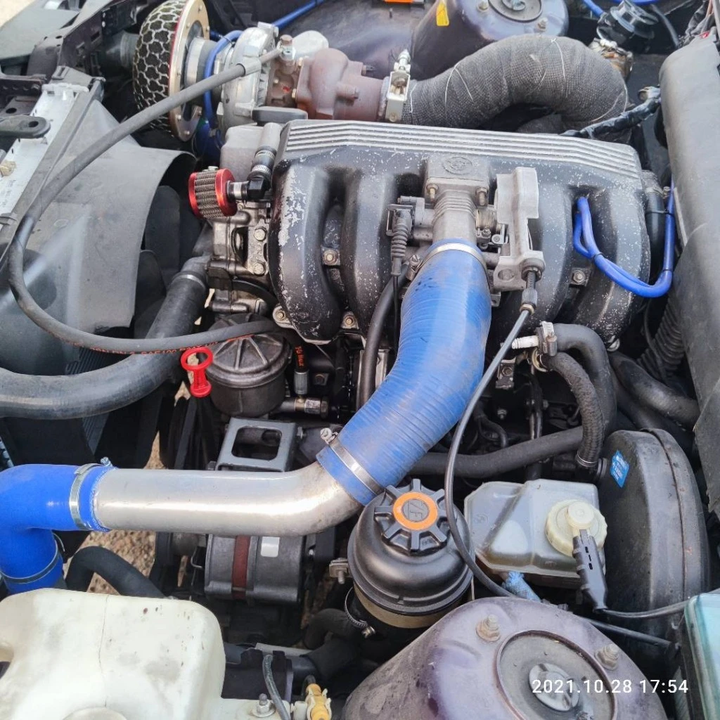 BMW 318 1.8is turbo, снимка 6 - Автомобили и джипове - 54083591