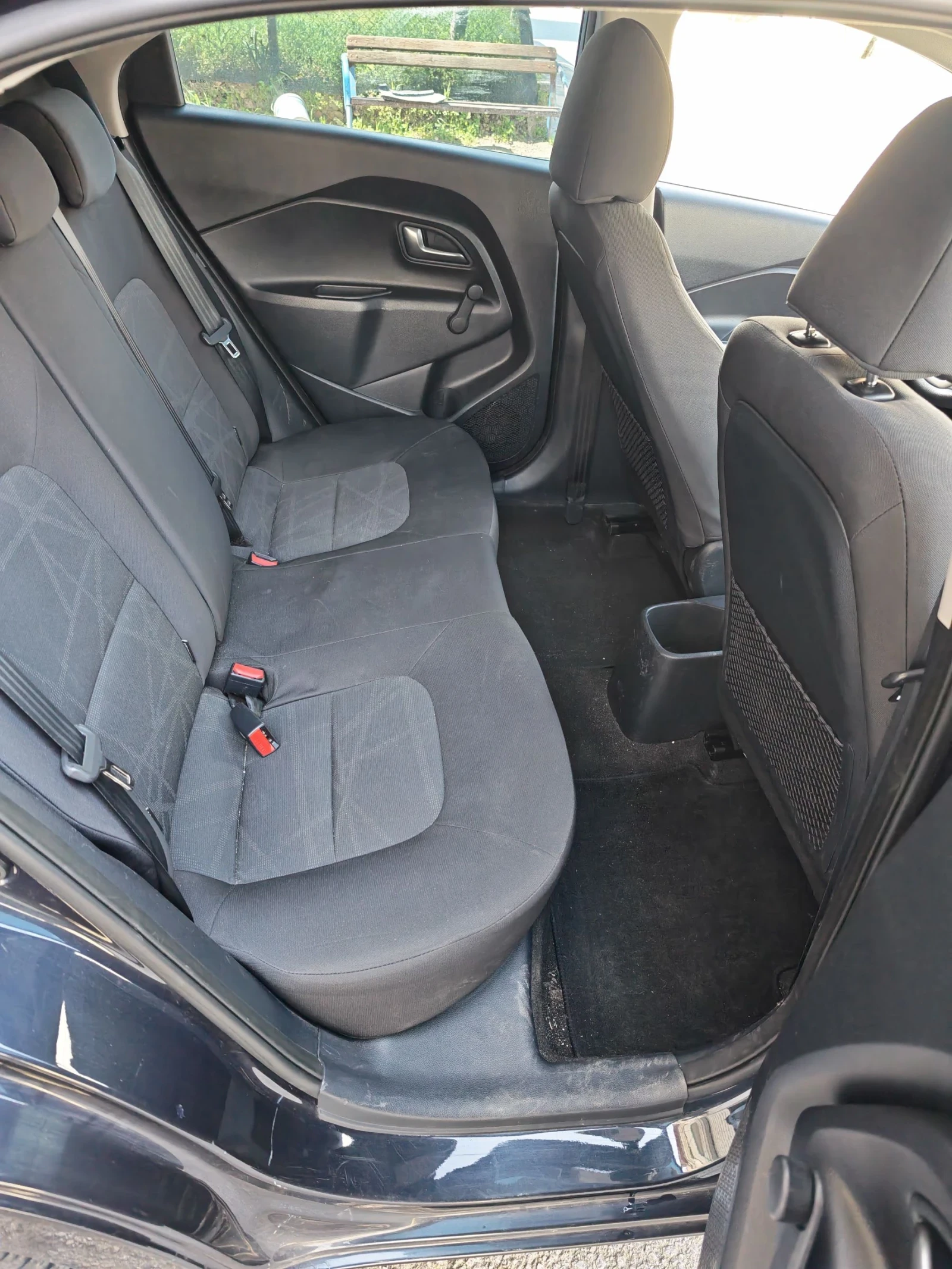 Kia Rio 1.2i Eco Dynamic Перфектен, снимка 8 - Автомобили и джипове - 54157094