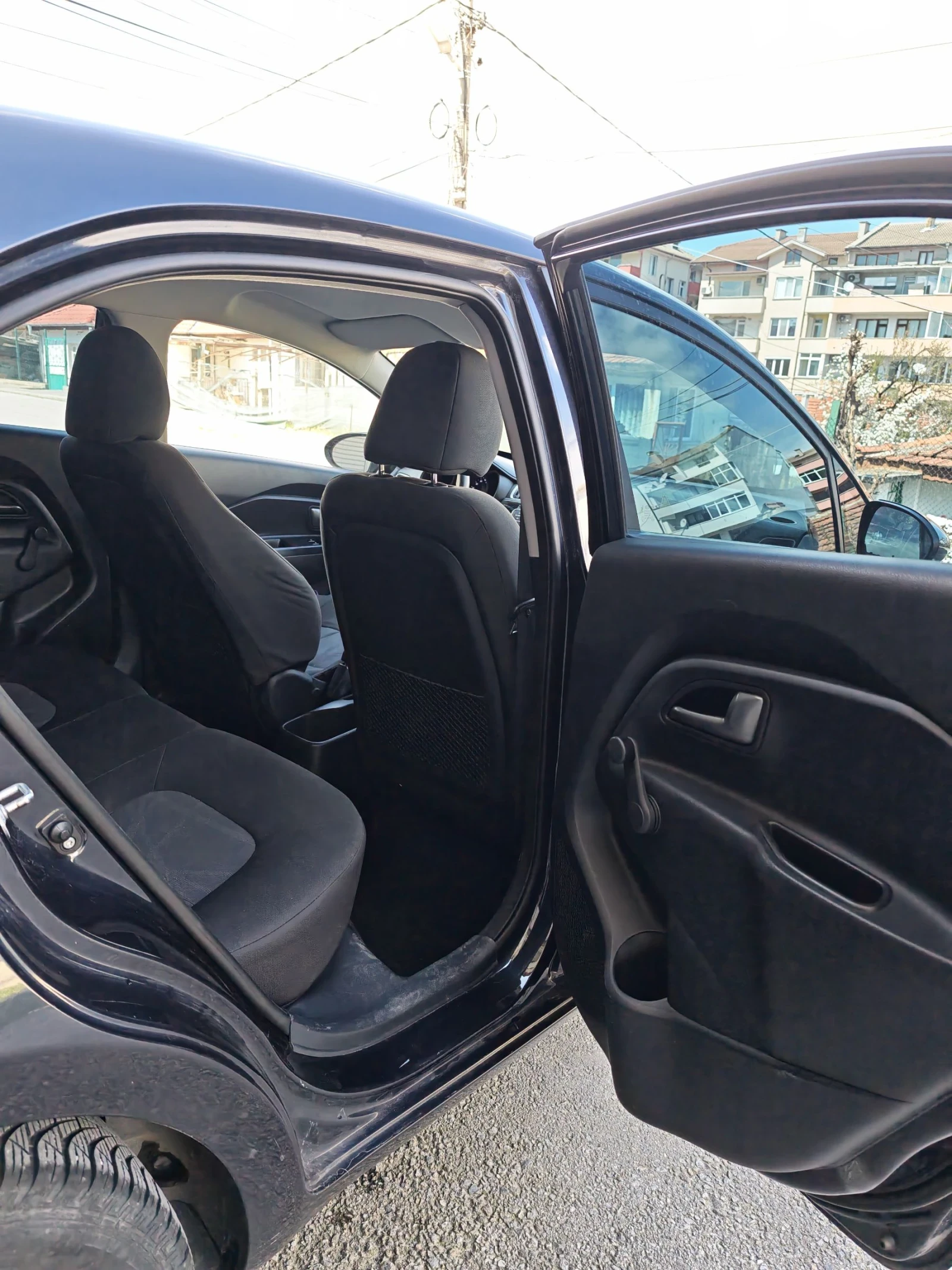 Kia Rio 1.2i Eco Dynamic Перфектен, снимка 7 - Автомобили и джипове - 54157094