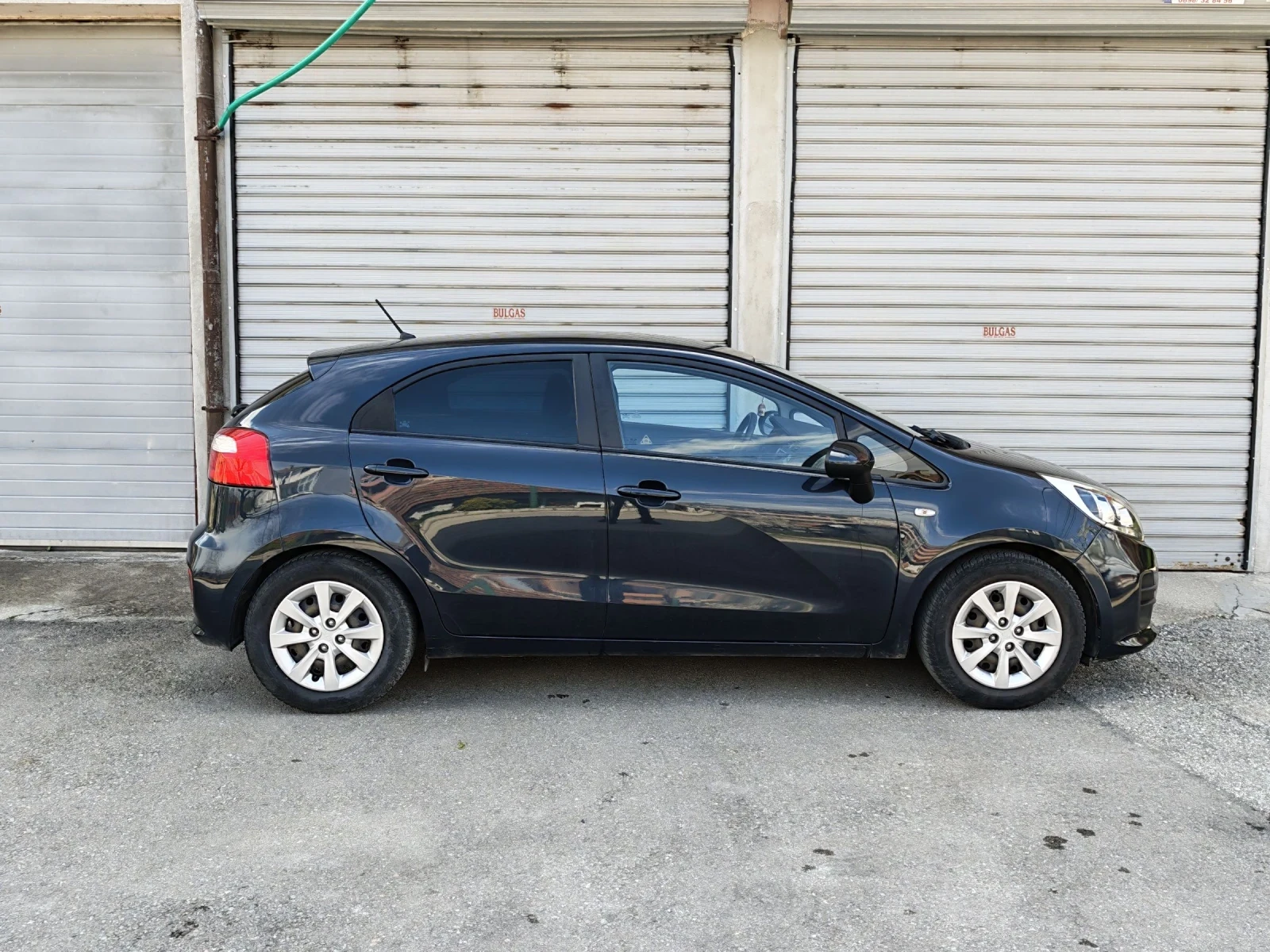 Kia Rio 1.2i Eco Dynamic Перфектен, снимка 4 - Автомобили и джипове - 54157094