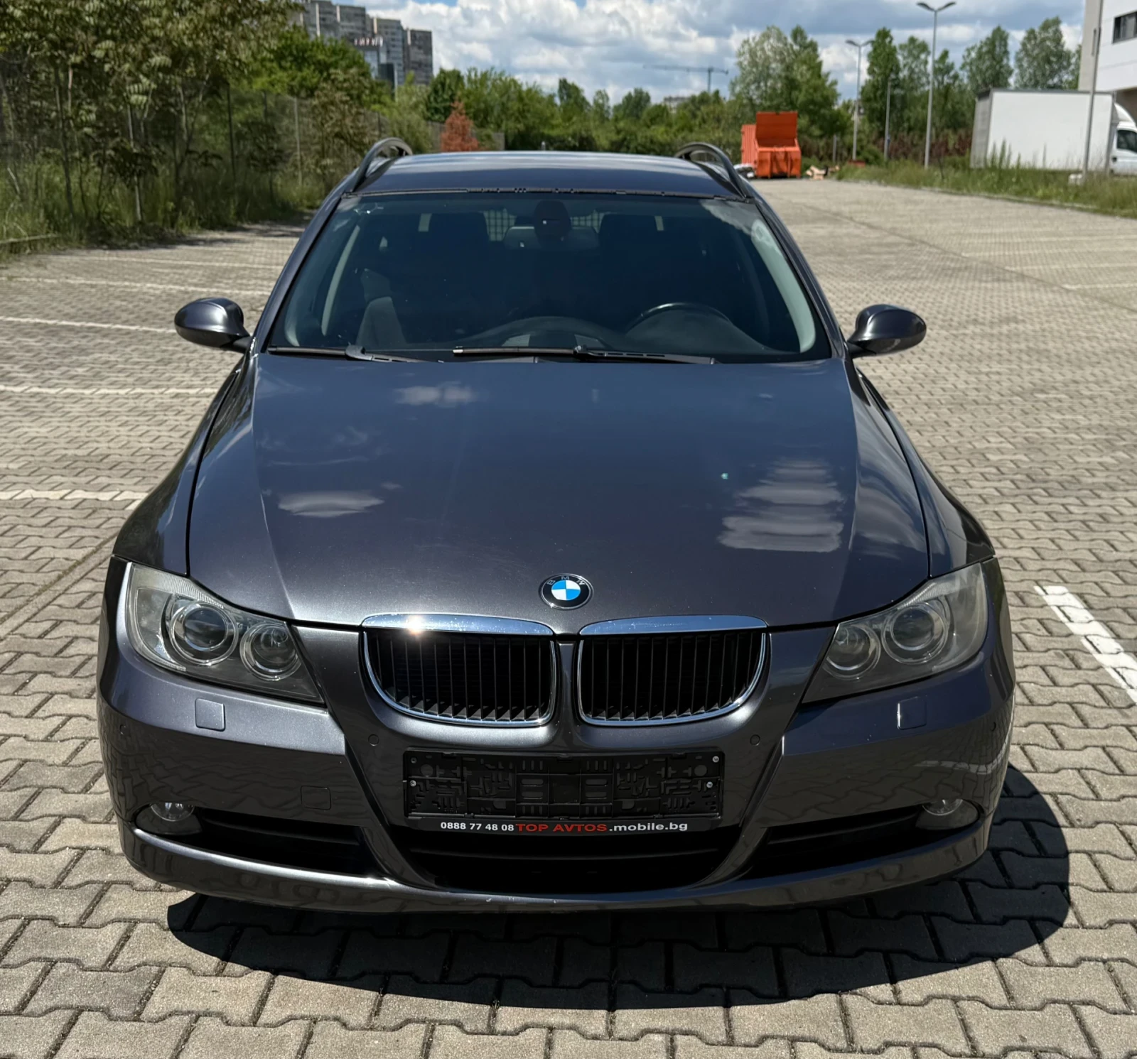 BMW 325 i/218kc/Автоматик/RWD/Navi/PDC/Bi-Xenon/Серв.истор, снимка 2 - Автомобили и джипове - 54672570