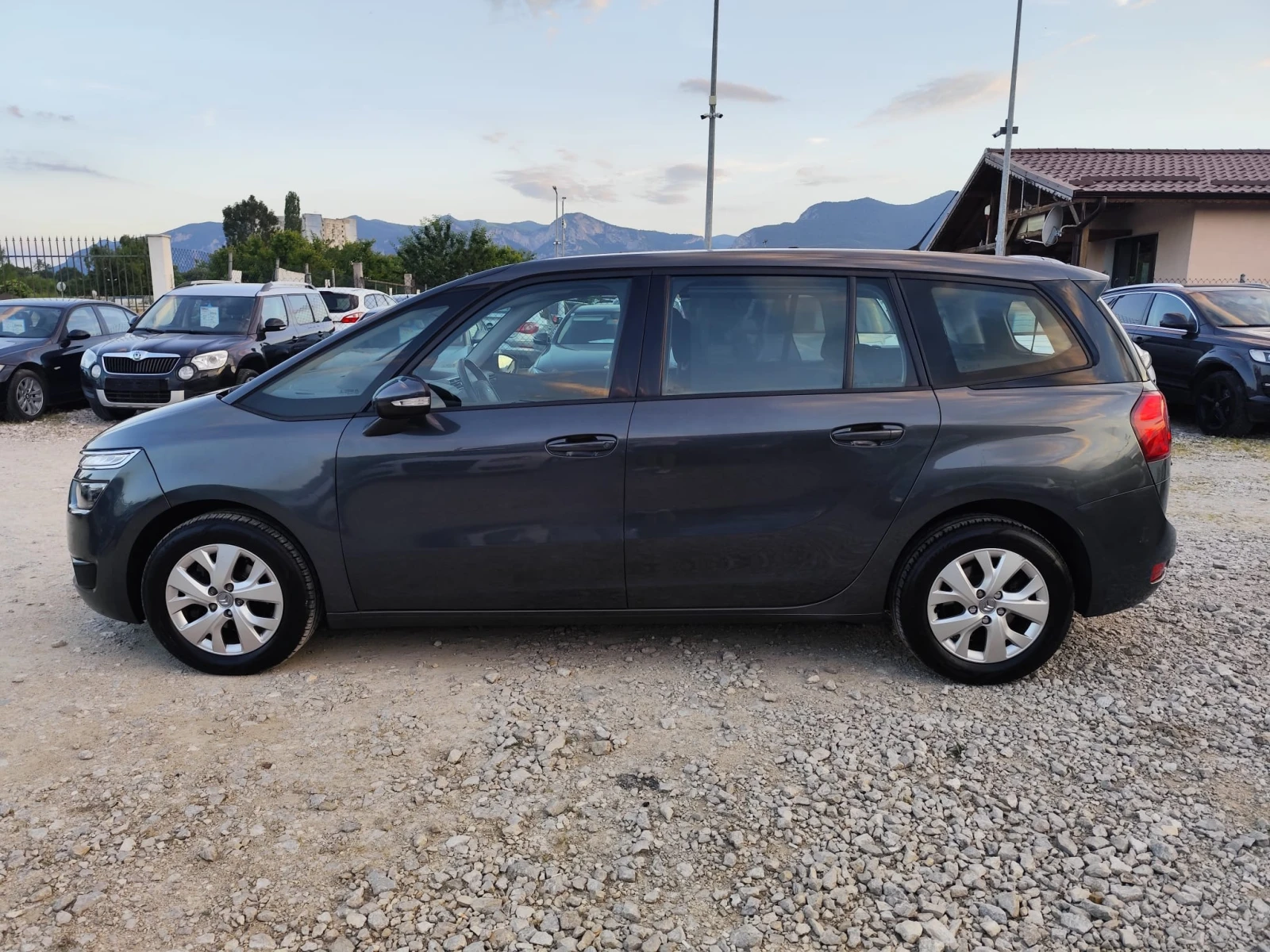 Citroen Grand C4 Picasso 1.6hdi---7-места--euro-6, снимка 8 - Автомобили и джипове - 54997431