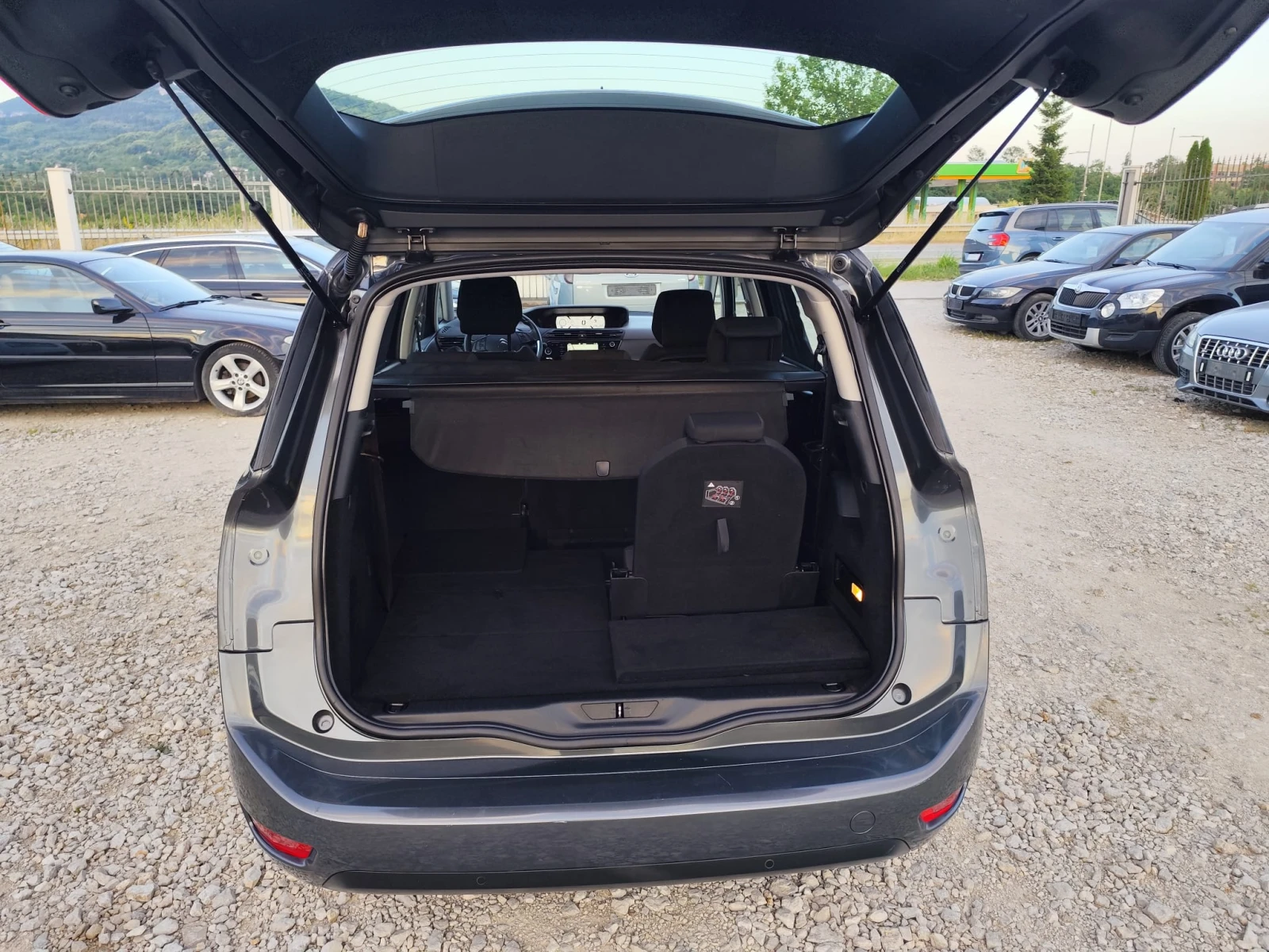 Citroen Grand C4 Picasso 1.6hdi---7-места--euro-6, снимка 14 - Автомобили и джипове - 54997431
