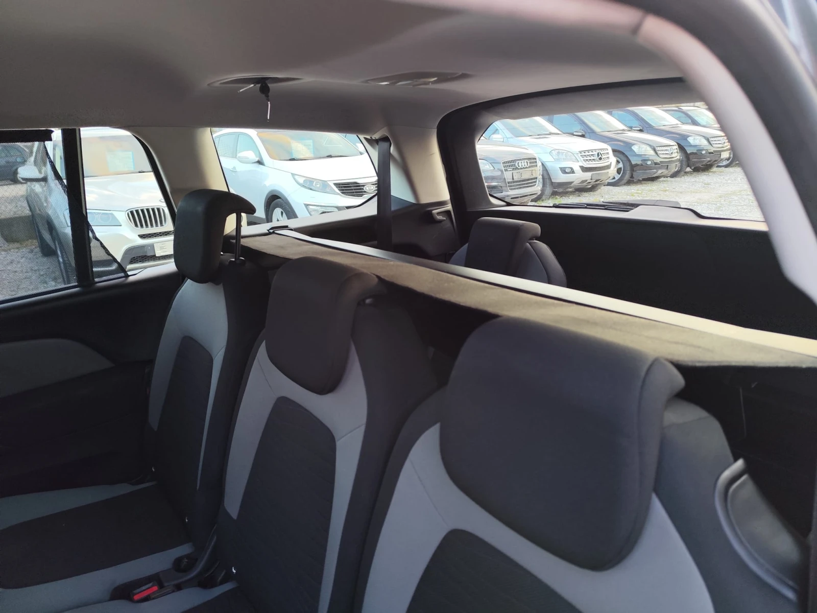 Citroen Grand C4 Picasso 1.6hdi---7-места--euro-6, снимка 13 - Автомобили и джипове - 54997431