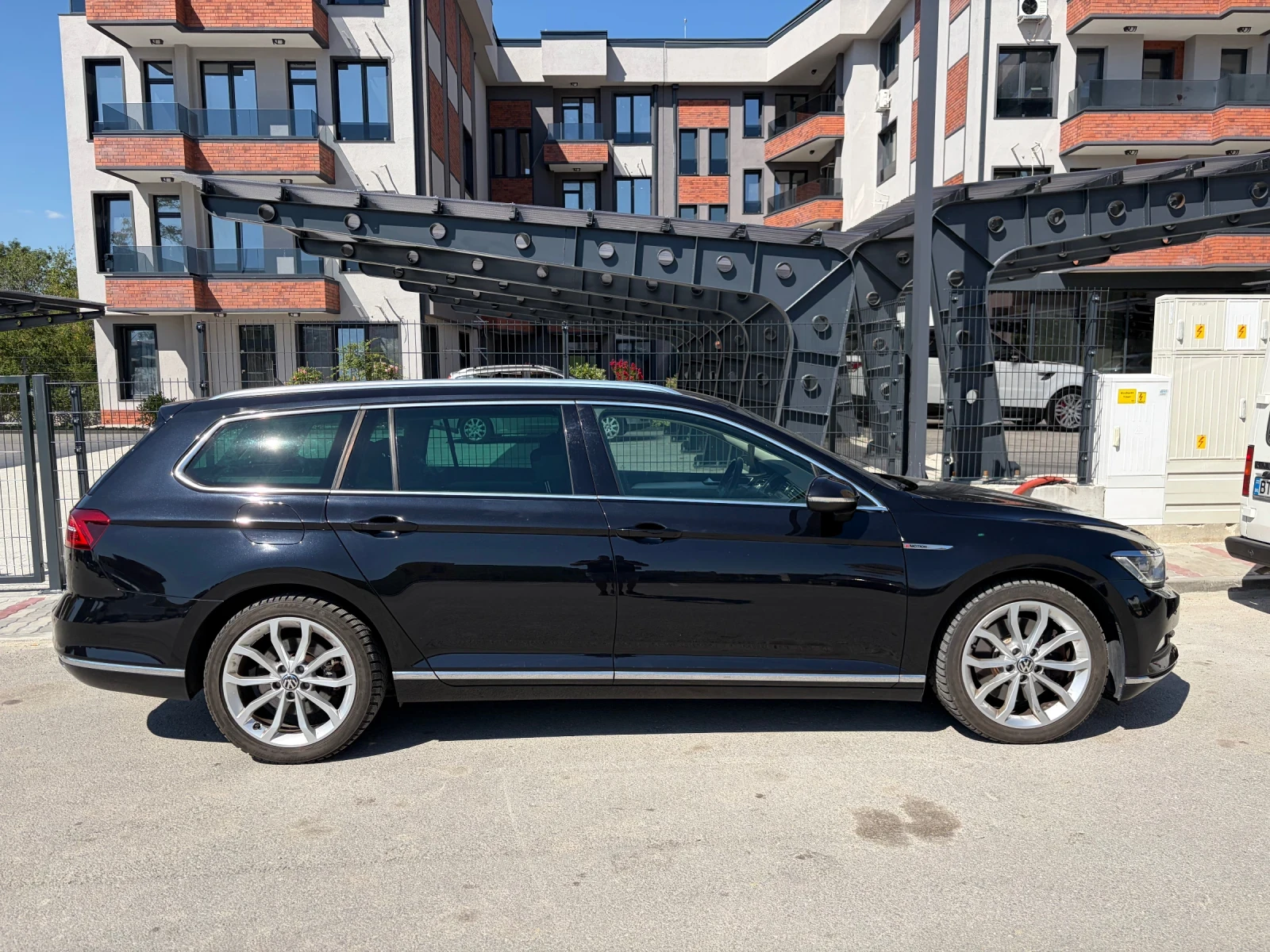 VW Passat 2.0Bi-TDI 240hp 186000 Лизинг, снимка 5 - Автомобили и джипове - 55477456