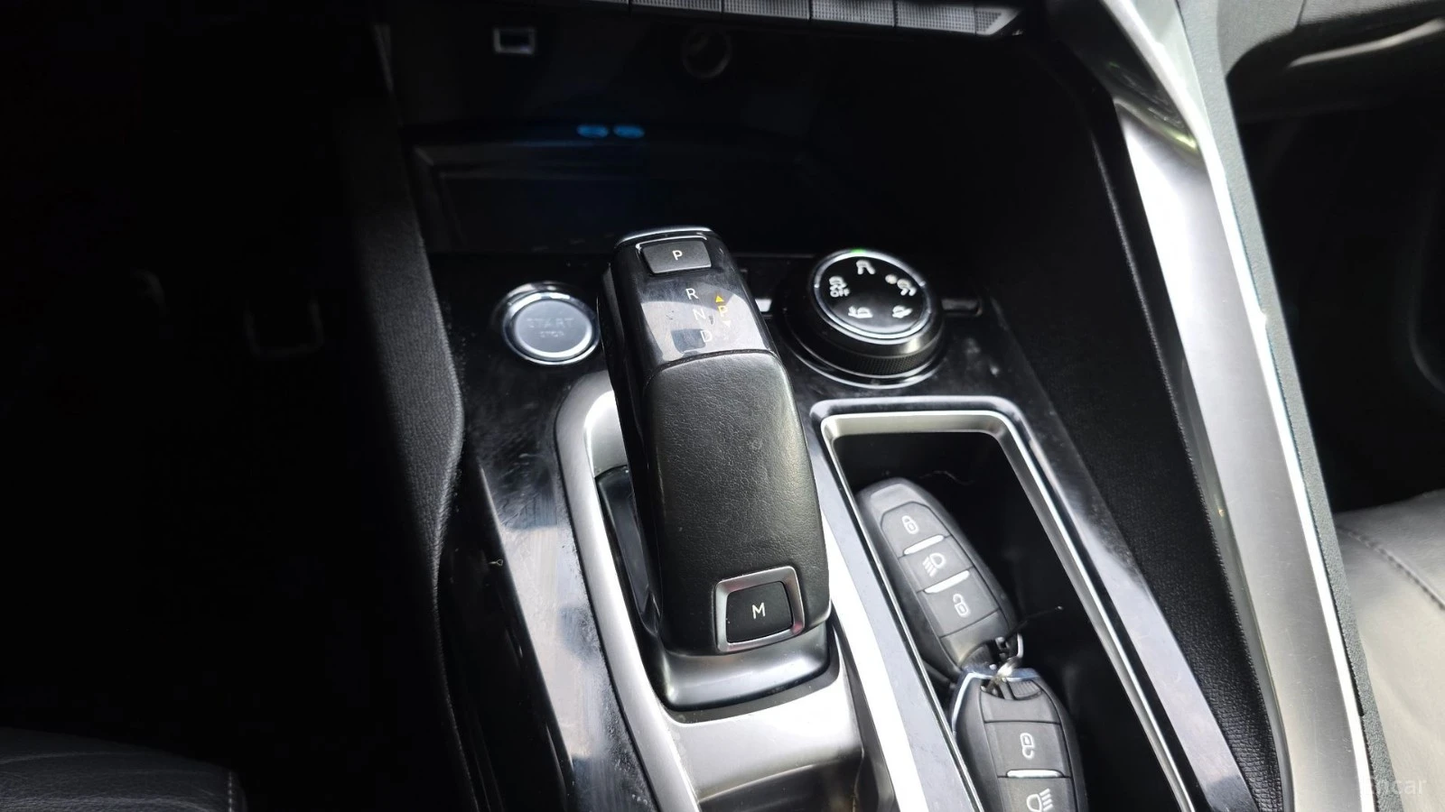 Peugeot 3008 Allure* КОЖА* КАМЕРА* ПОДГРЕВ* , снимка 9 - Автомобили и джипове - 55604249