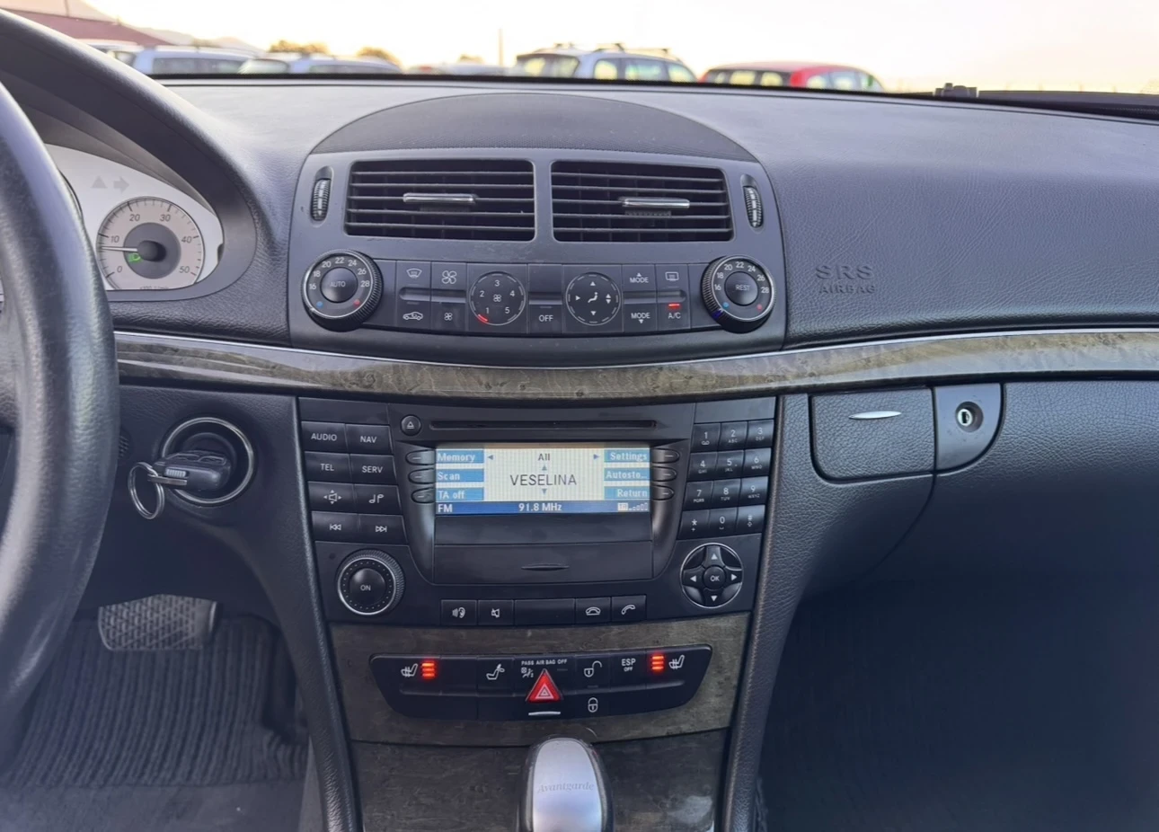 Mercedes-Benz E 280 Avangade, снимка 8 - Автомобили и джипове - 56300867
