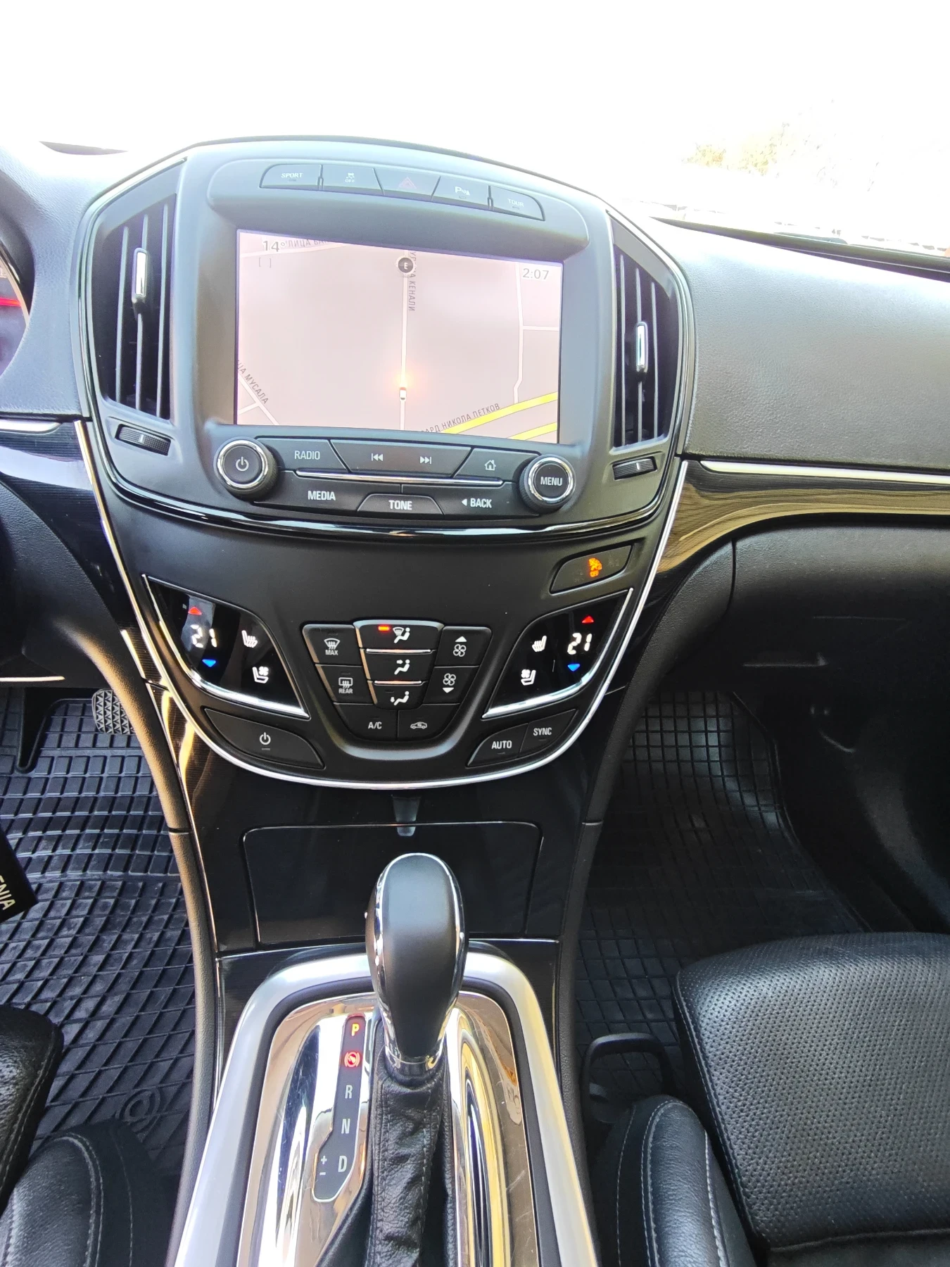 Opel Insignia, снимка 10 - Автомобили и джипове - 56346471