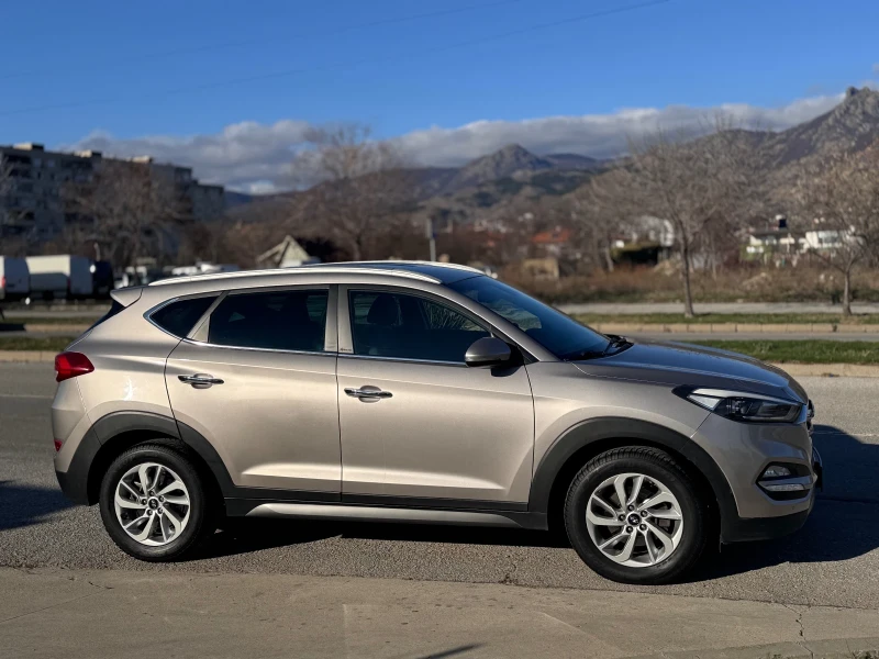 Hyundai Tucson 2.0CRDI 184кс 4х4 * ПЕРФЕКТЕН* , снимка 6 - Автомобили и джипове - 48322828