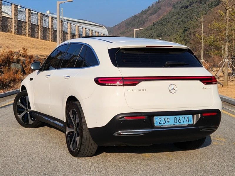 Mercedes-Benz EQC 400 4Matic, снимка 4 - Автомобили и джипове - 49328682