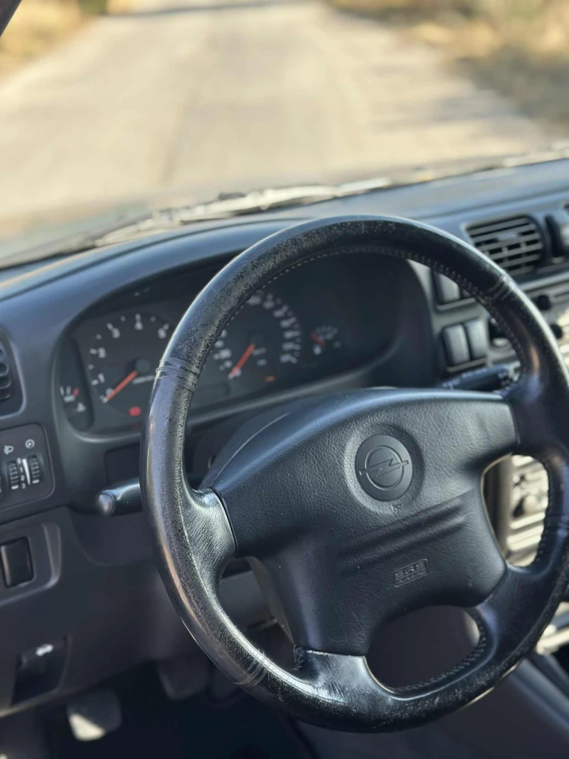Opel Frontera 2.2 бензин Кожа , климатик , снимка 9 - Автомобили и джипове - 51255759
