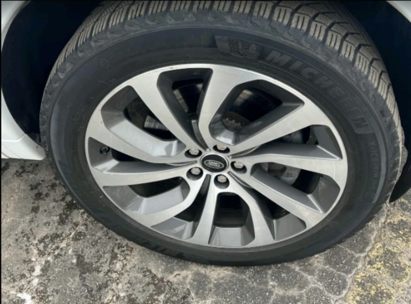 Land Rover Discovery Sport R-Dynamic SE 2.0L, снимка 7 - Автомобили и джипове - 52750665