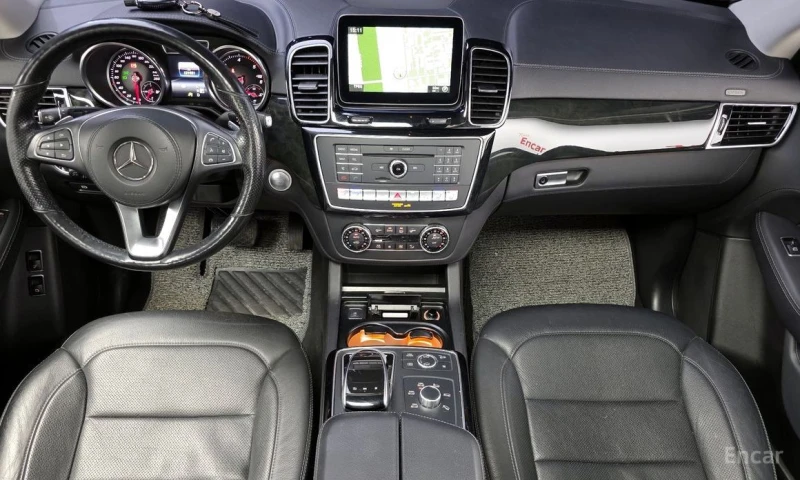 Mercedes-Benz GLS 400, снимка 7 - Автомобили и джипове - 53045646