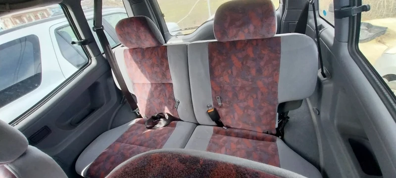 Nissan Terrano 2.4 Benzin klima 4х4 TOP!, снимка 14 - Автомобили и джипове - 53593168