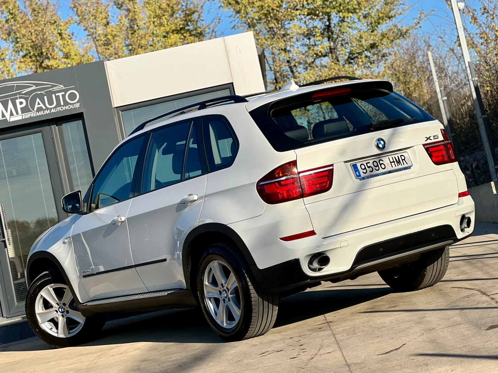 BMW X5 * SPORT* 3.0d-XDRIVE* ПАНОРАМА/СТЪКЛЕН ТАВАН*  - изображение 4