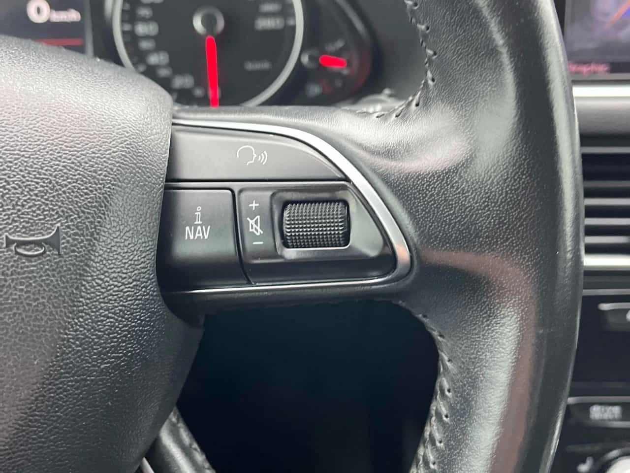 Audi Q5 * 2.0T Technik * CARFAX * ПАНО * KEYLESS * ПОДГРЕВ, снимка 14 - Автомобили и джипове - 53741418