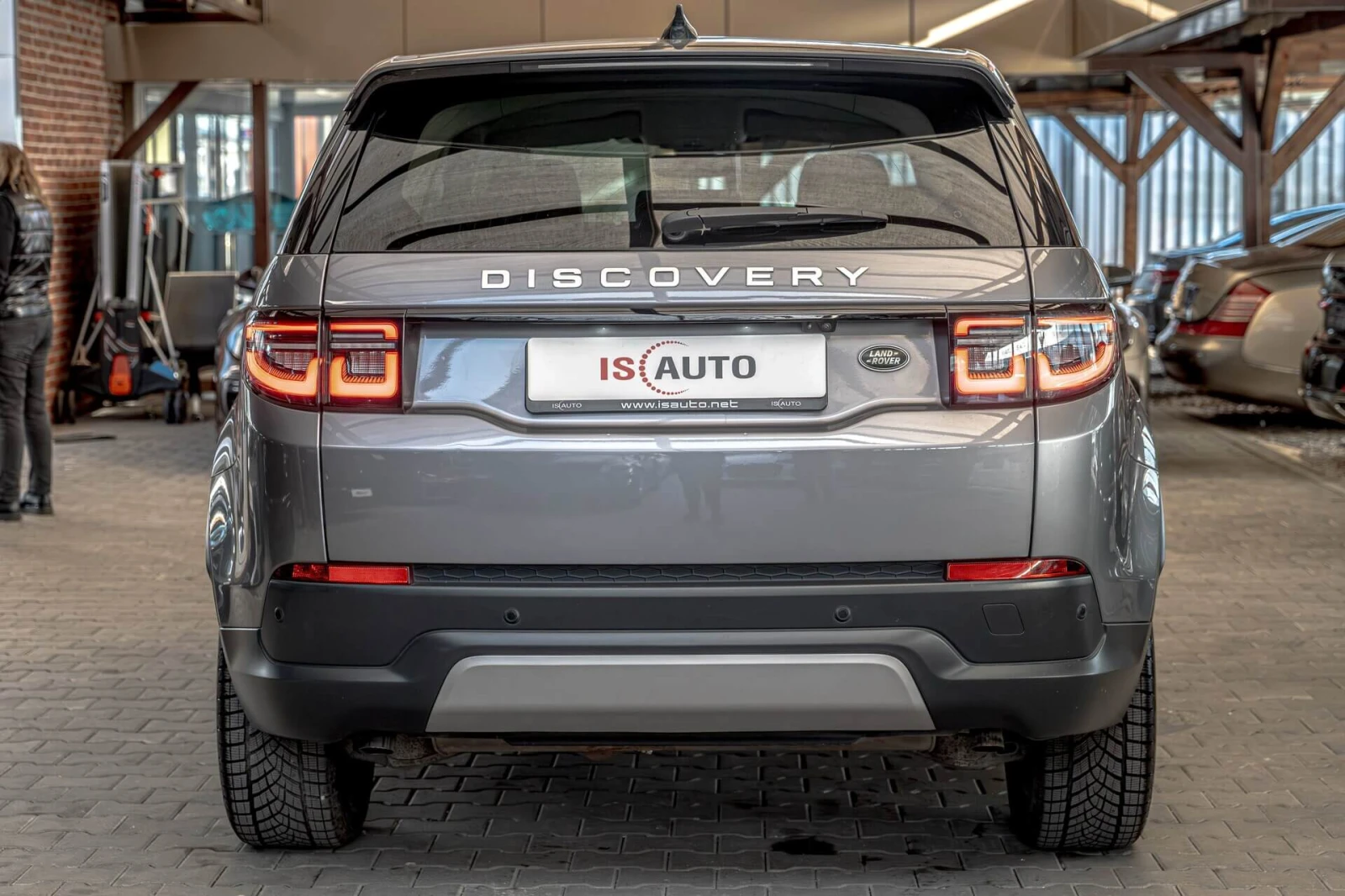 Land Rover Discovery Sport P300e/Hybrid/Камера/Meridian/Панорама/Memory, снимка 4 - Автомобили и джипове - 53788719